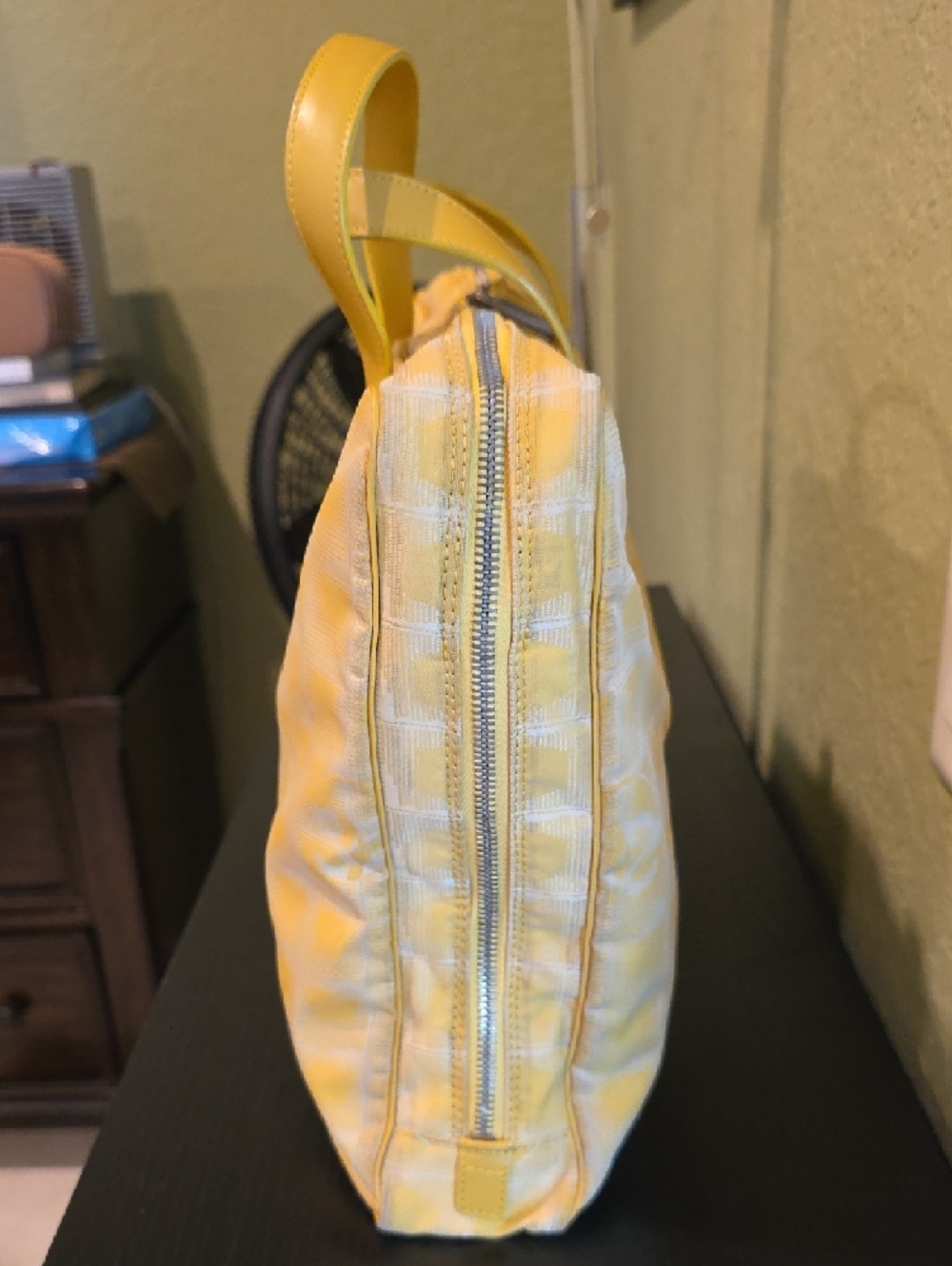 CHANEL Yellow Top-Handle Tote Bag - Picture 16 of 16